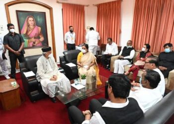 राज्यपाल भगत सिंह कोश्यारी यांची अमरावतीत विविध मान्यवरांशी चर्चा