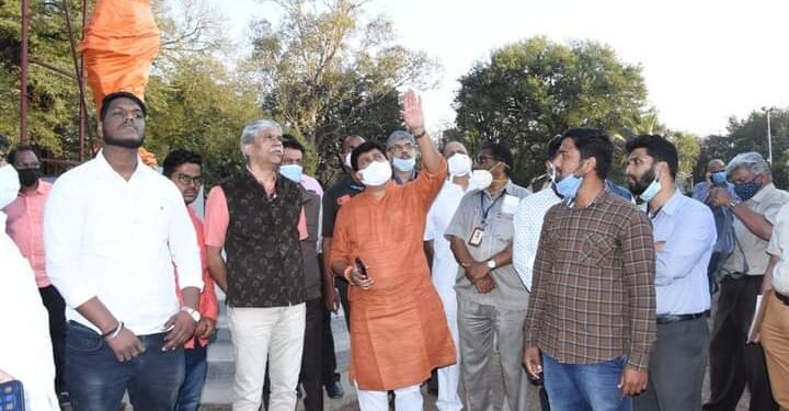 मंत्री उदय सामंत यांनी घेतला सावित्रीबाई फुले पुतळा अनावरण कार्यक्रम तयारीचा आढावा