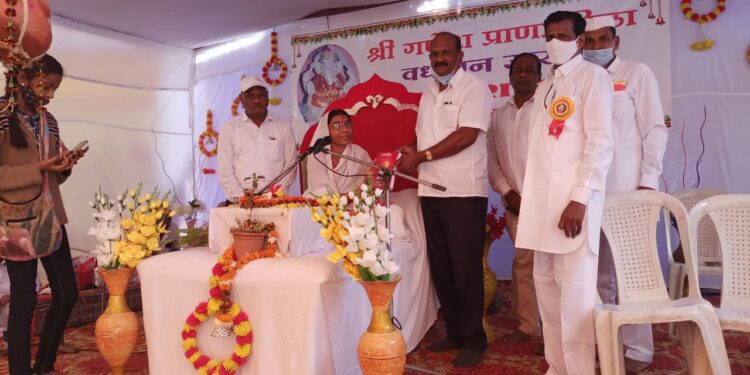 शेतकरी हाच जगाचा पोंशिंदा – डॉ. अंकुश आगलावे