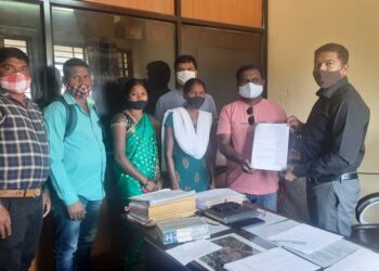भामरागड नगर पंचायत अध्यक्ष पदाकरीता अपक्ष उमेदवाराने  केला नामांकन अर्ज दाखल