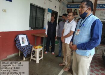 नीलकंठराव शिंदे विज्ञान व कला महाविद्यालयात गानसम्राज्ञी भारतरत्न लता मंगेशकर यांना श्रद्धांजली अर्पण
