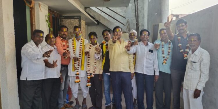 करंजी आदिवासी सहकारी संस्थेच्या अध्यक्षपदी अंबादास शेडमाके तर उपाध्यक्षपदी अनिल आत्राम