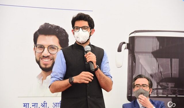ई कॉशेस मोबिलिटी  इलेक्ट्रिक व्हेईकल नवीन प्रकल्पाचे पर्यावरणमंत्री आदित्य ठाकरे यांच्या हस्ते भूमिपूजन