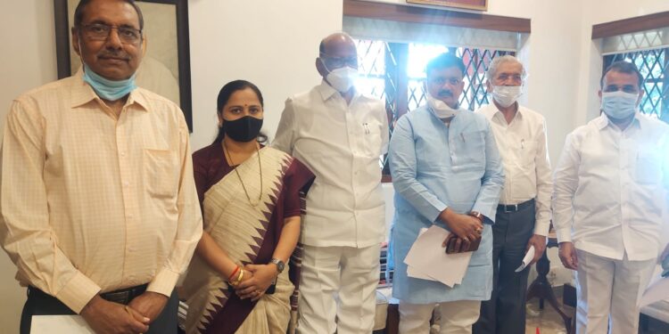चंद्रपुरात इलेक्ट्रॉनिक ऑटोमोबाईल्स प्लांट व टेक्स्टाईल पार्क उभारावा : खासदार बाळू धानोरकर