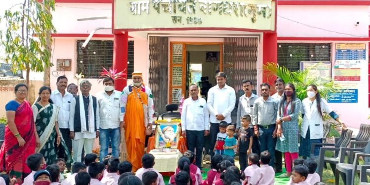 वागधरा (गुम.) येथे संत गाडगेबाबा जयंती उत्साहात साजरी
