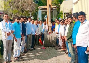 बॅंक कॉलनी  येथील सिमेंट रस्त्याचे भूमिपूजन श्रीरामजी मुंडे यांच्या हस्ते संपन्न…