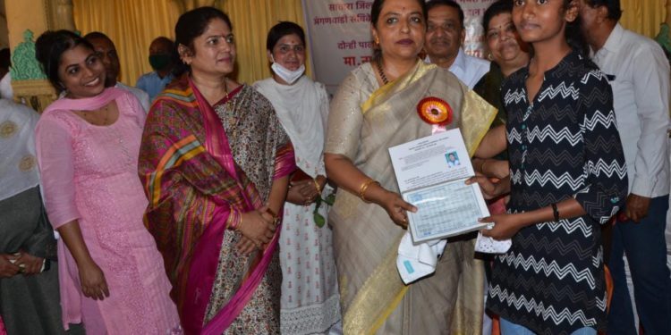 कोविडमुळे दोन्ही पालक गमावलेल्या बालकांच्या पाठीशी शासन खंबीरपणे उभे – महिला व बालविकास मंत्री ॲड. यशोमती ठाकूर