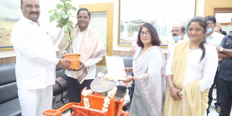 नागरिकांनी स्वातंत्र्यपुर्व काळातील ऐतिहासिक वस्तू नगरपालीकेला दान कराव्या  पालकमंत्री संदिपान भुमरे यांचे आवाहन