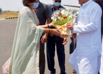 छत्तीसगडचे मुख्यमंत्री भुपेश बाघेल यांचे  अकोला विमानतळावर आगमन व स्वागत