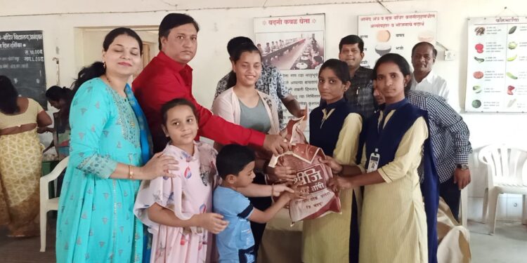 सामाजिक कार्यकर्ते योगेश डोंगरवार यांनी वाढदिवसानिमित्त ठेवला समाजापुढे आदर्श