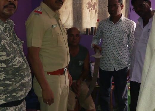 अवैध शस्त्र बाळगल्याप्रकरणी गोंडपिपरीत कारवाई