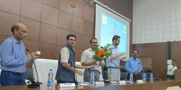 जलशक्ती अभियानना अंतर्गत केंद्रसरकारच्या पथकाकडुन पाहणी