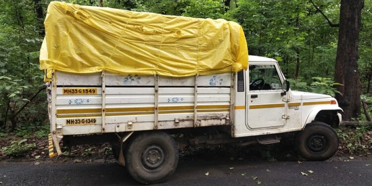 राष्ट्रीय महामार्गावर चारचाकी वाहनात मृतदेह आढळल्याने एकच खळबळ