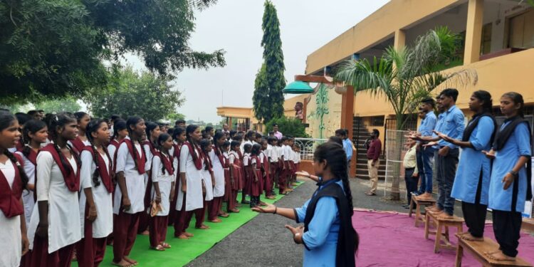 आनंदवनातील निजबल अंतर्गत ‘आंतरराष्ट्रीय कर्णबधिर सप्ताह’ साजरा
