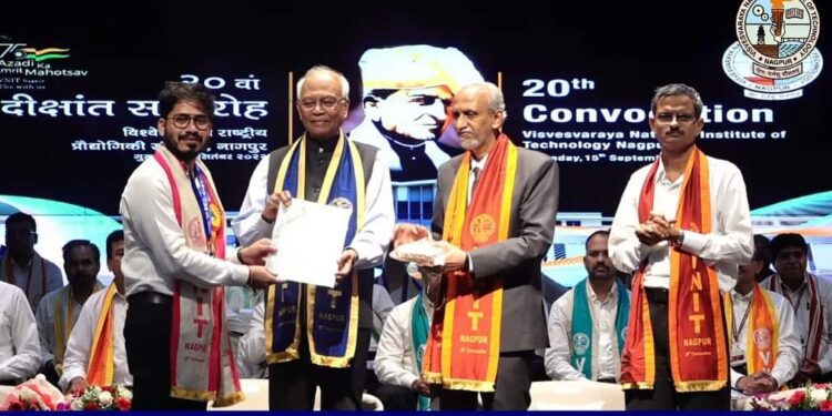 विपुल साळवे चे एम टेक च्या परीक्षेत नेत्रदीपक यश