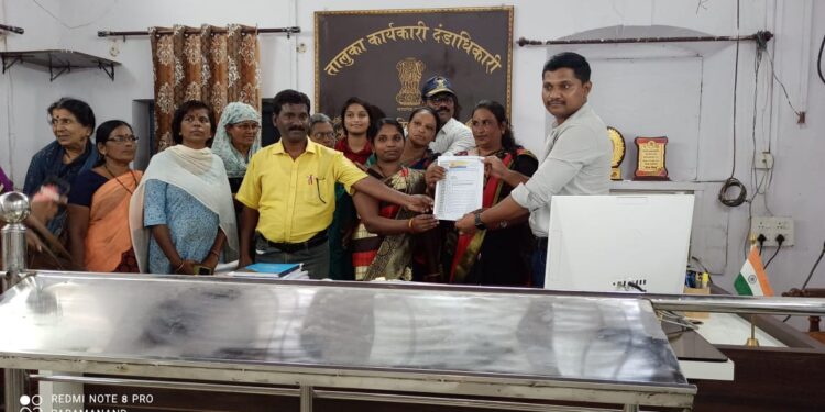 आदिवासी समाजाच्या विविध संघटने तर्फे मणिपूर घटनेचा निषेध