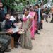 अभिमानास्पद! पेट्रोलिंग दरम्यान पोलिसांना राख्या बांधून आदिवासी महिलांनी जपली सामाजिक बांधिलकी