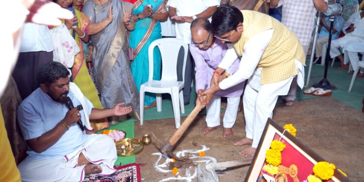 ग्रामदेवता बहिरंगेश्वर व श्रीराम मंदिर कामाचे भूमिपूजन माझ्यासाठी भाग्याचे   खा. सुनील मेंढे याचे प्रतिपादन