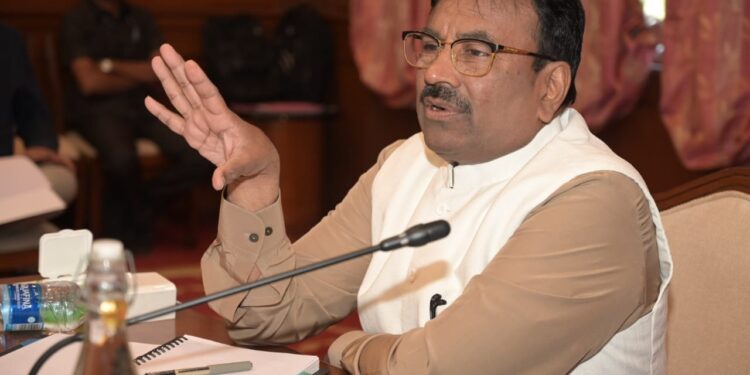 पाचही व्याघ्र संवर्धन प्रकल्पांचा तयार होणार एकत्रित पर्यटन आराखडा : वनमंत्री सुधीर मुनगंटीवार