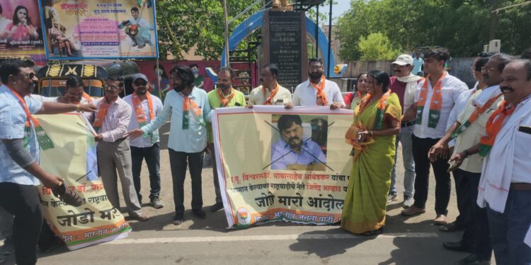 पुलगावात भाजपाचे “जोडे मारा “आंदोलन