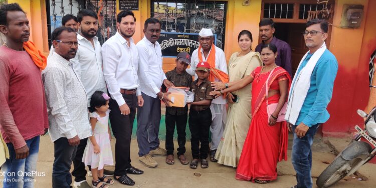 अपघातात आईवडील गमावलेल्या बालकांच्या शिक्षनाची जबाबदारी उचलली राष्ट्रवादी काँग्रेस पक्षाने