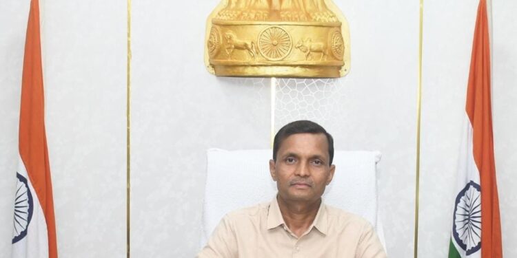 जिल्हाधिकारी पदाचा प्रभार विजय भाकरे यांच्याकडे