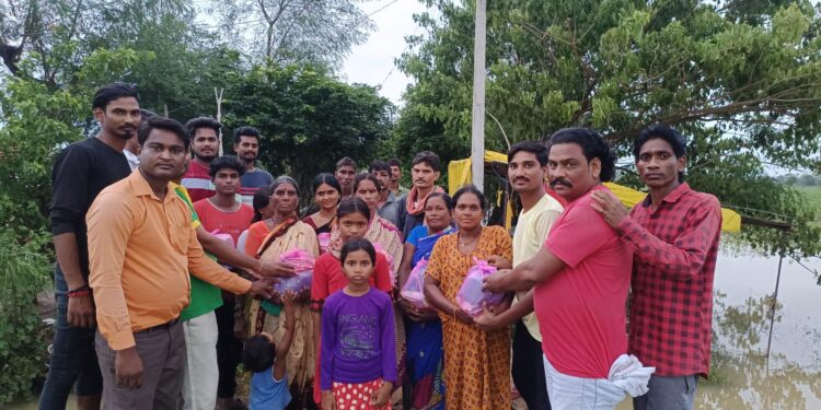 भूमिपुत्र ब्रिगेड,मूल द्वारा पूरग्रस्तांना अन्नधान्य किटचे वाटप