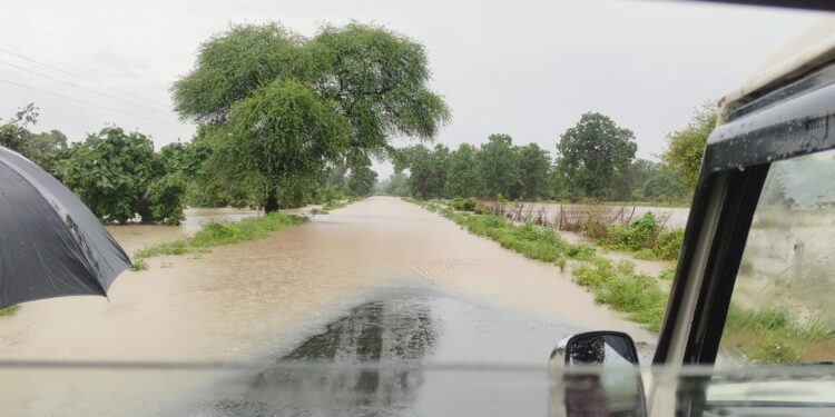 मांडगांव – समुद्रपुर मार्गावर 3 तास वाहतूकीचा खोळंबा