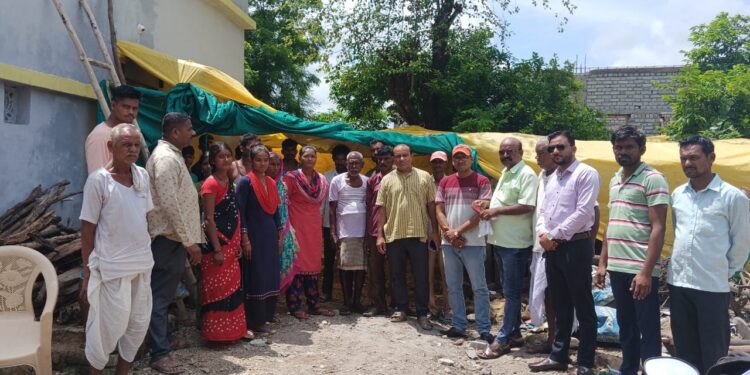 पाचगावमध्ये गोठ्याला आग: शेतकऱ्यांना पुण्याई फाउंडेशनची आधारवड