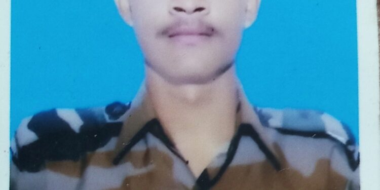 मराठा ११ बटालियन जवान अक्षय निखुरे शहीद