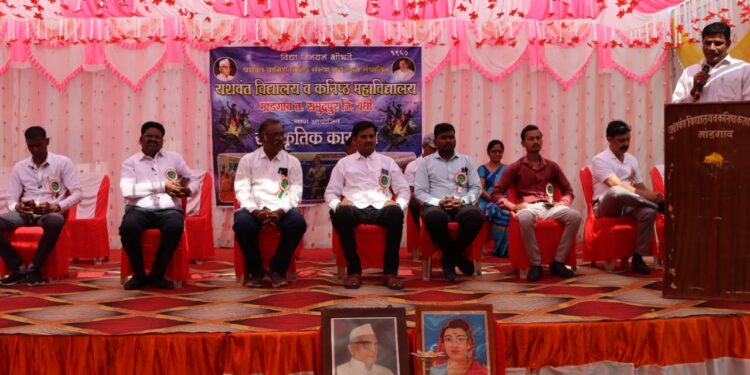 गुणवंत विद्यार्थ्यांचा सत्कार सोहळा उत्साहात संपन्न