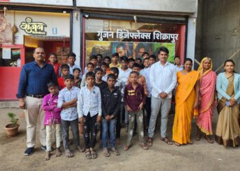 शिक्षक दांपत्याचा स्तुत्य उपक्रम – अनाथालयातील मुलांसाठी ‘छावा’ चित्रपटाचे विशेष आयोजन