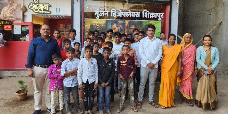 शिक्षक दांपत्याचा स्तुत्य उपक्रम – अनाथालयातील मुलांसाठी ‘छावा’ चित्रपटाचे विशेष आयोजन