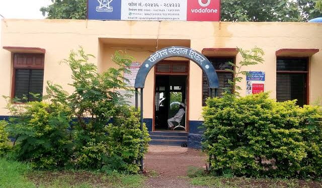 नातवंड खेळविण्याच्या वयात पतीने केले दुसरे लग्न; ४९ वर्षीय महिलेची तक्रार