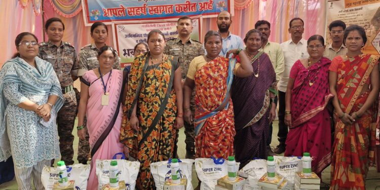 मुलचेरा पोलिसांनी महिला मेळाव्यात जीवनावश्यक वस्तूंसह विविध दाखल्यांचा दिला लाभ