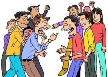 कंपनीच्या गेटवर दोन गटांमध्ये हाणामारी; चार जणांना अटक
