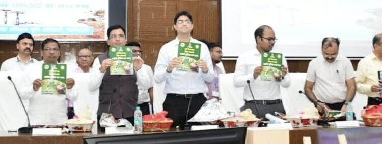कृषी क्षेत्रातून गडचिरोलीच्या विकासाचे व्हिजन डॉक्युमेंट तयार करा:कृषी राज्यमंत्री ॲड.आशिष जयस्वाल