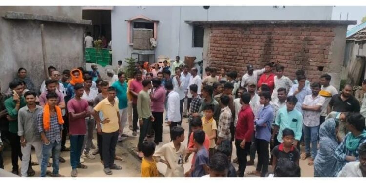शेतीच्या वादातून मुलाकडून पित्याची कुऱ्हाडीने निर्घृण हत्या