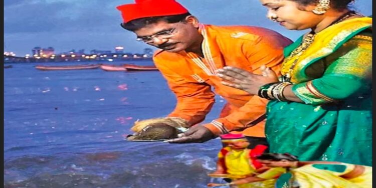 सण आयलाय गो नारळी पुनंवचा.! महाराष्ट्रातील पौर्णिमेला साजरा होणारा एक महत्त्वाचा भाग म्हणजे नारळी पौर्णिमा.