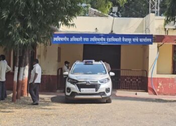 वैजापूर तालुक्यातील पुरणगाव येथील तलाठी अमोल काळे निलंबित!