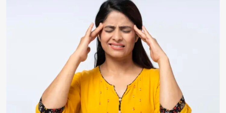 मायग्रेन हा एक मज्जातंतू संबंधित प्रचंड डोकेदुखीचा प्रमुख आजार