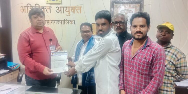 बहुजन समाज पार्टीच्या वतीने जटपूरा प्रभाग क्र. 7 मधील पिण्याच्या पाण्याच्या समस्येबाबत आयुक्तांना निवेदन