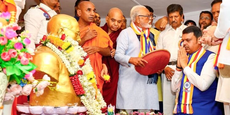 महाराष्ट्रभर राजकीय नेत्यांकडून महामानव डॉ बाबासाहेब आंबेडकर यांच्या जयंतीनिमित्त अभिवादन .