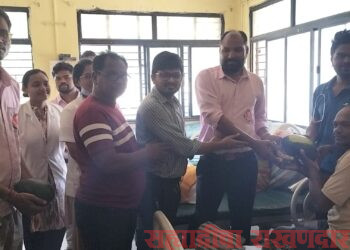युवा रूरल असोसिएशनच्या २४ व्या वर्धापन दिनानिमित्त रुग्णांना फळवाटप