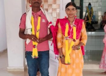 रूढींना छेद देत माणुसकीचा विजय; मूल तालुक्यातील अजय मोहुर्ले यांचा विधवा महिलेशी विवाह