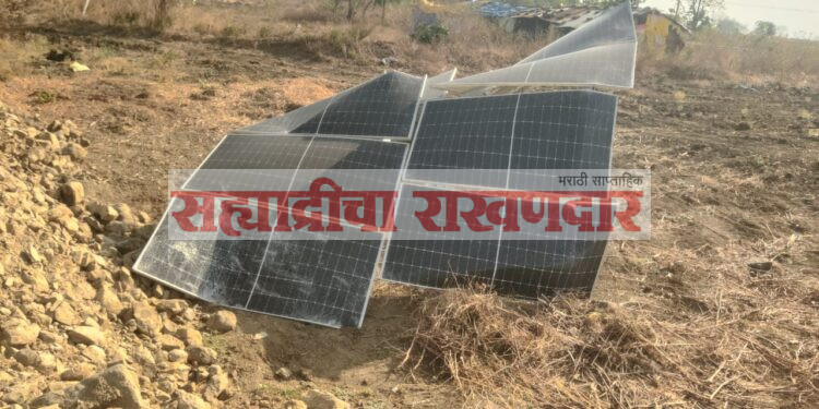 अवकाळी वादळी वाऱ्यामुळे शेतकऱ्यांचे लाखो रुपयांचे नुकसान 6 महिन्यांपूर्वी बसवलेले सौर ऊर्जा पॅनल उडाले