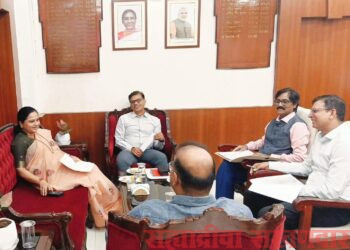 रेल्वे प्रवाशांच्या प्रश्नांसाठी खासदार प्रतिभा धानोरकर आक्रमक; नागपूर बैठकीत प्रलंबित कामांचा घेतला आढावा
