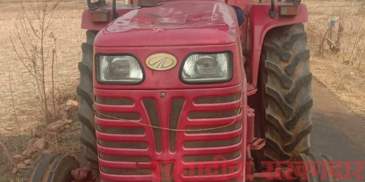 अवैध रेती वाहतूक करणारा ट्रॅक्टर महसूल विभागाच्या ताब्यात