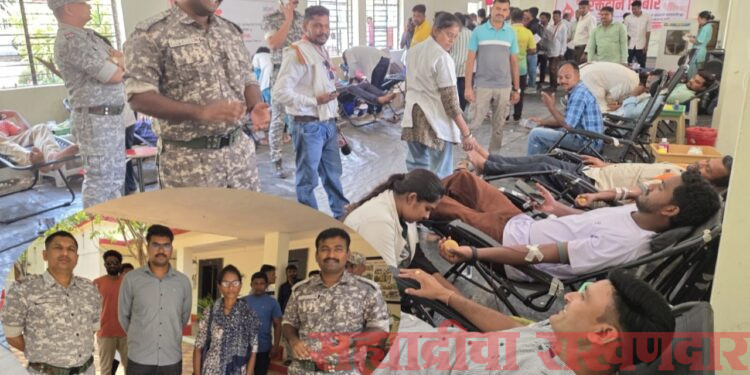 प्राणहिता पोलिस उप मुख्यालयात २२८ जणांनी केले रक्तदान; अधिकारी, कर्मचाऱ्यांसह सर्वसामान्य नागरिकांचा उत्स्फूर्त प्रतिसाद