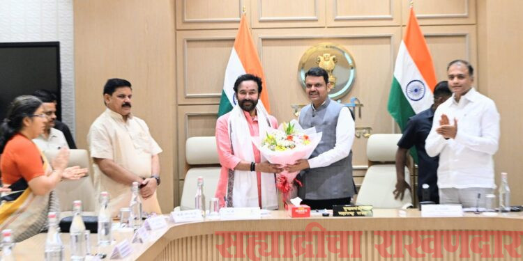 गडचिरोलीच्या लोहखनिजावर महाराष्ट्राचा दावा; 3 लाख कोटींच्या स्टील क्रांतीचा रोडमॅप तयार